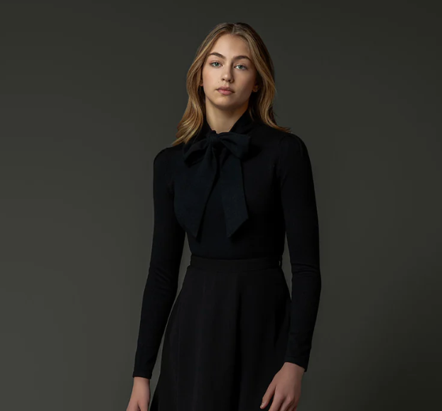 Zaikamoya | Bow Sweater